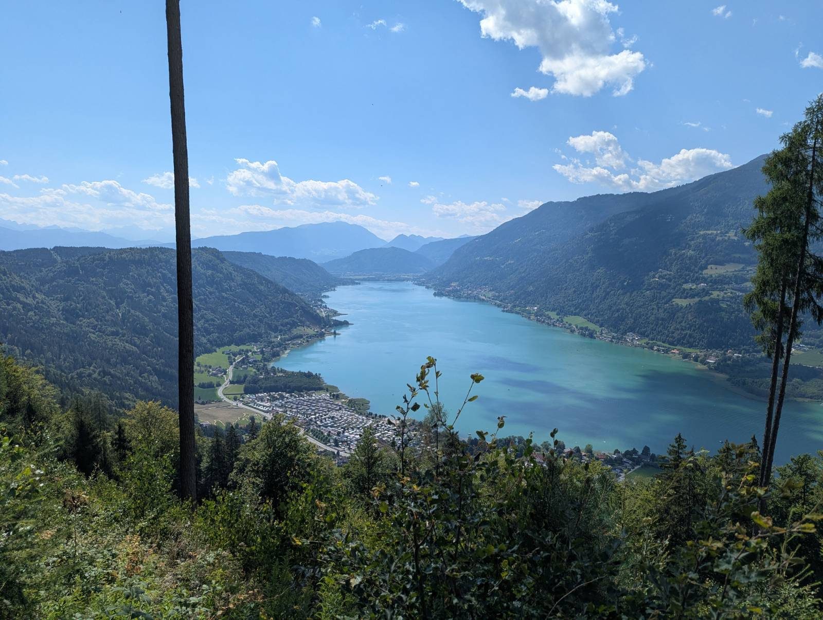 Panorama des Ossiacher Sees aus den Ossiacher Tauern